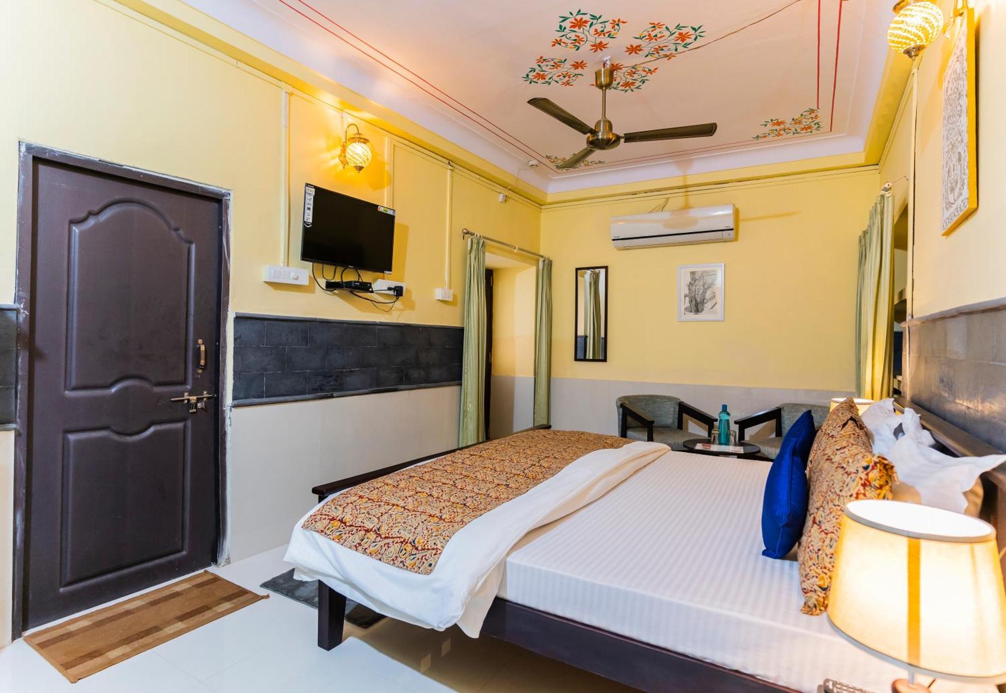 Kalyan Villa Homestay Udaipur Exterior photo
